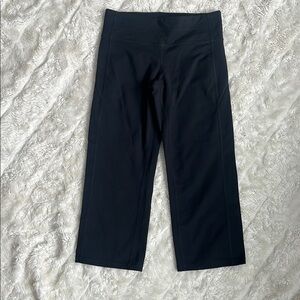 Athleta Black Cropped wide leg Leggings yoga‎ woman’s size small